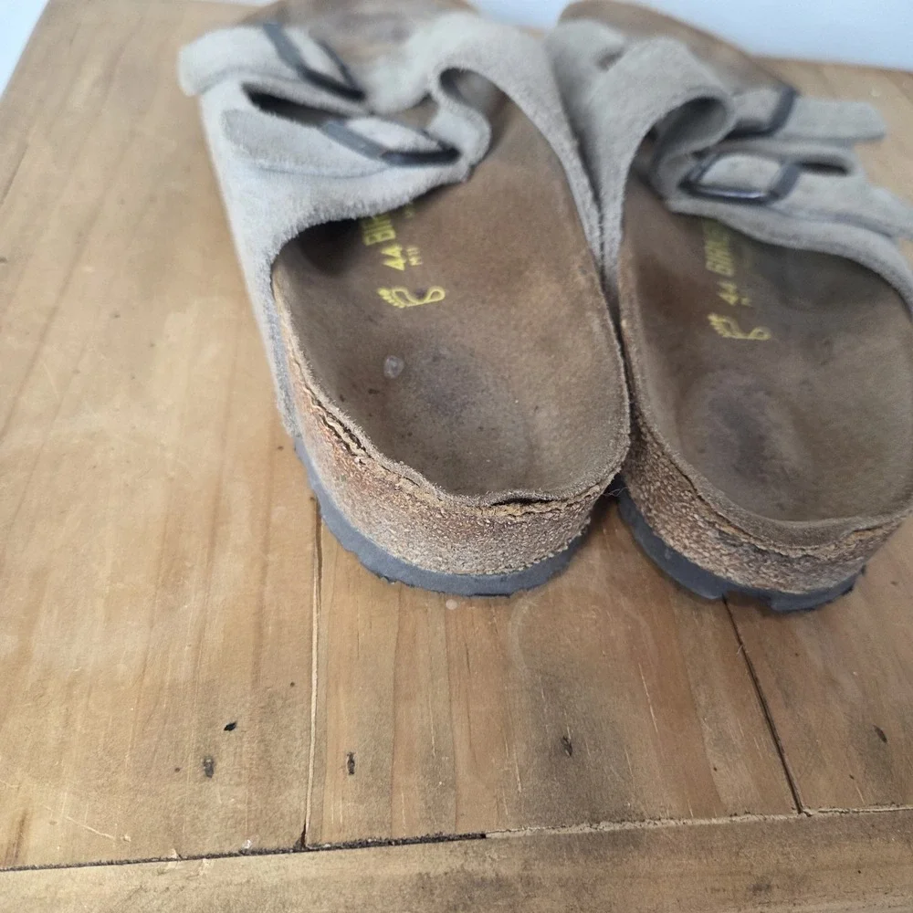 Birkenstock Arizona Sandals Mens Size 11 Taupe Suede Leather Made in Germany 44‎